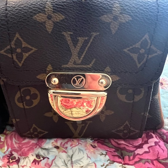 Louis Vuitton Manhattan PM, Authentic - Picture 3 of 16